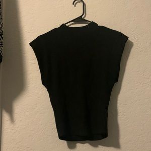 Shirt with no sleeves